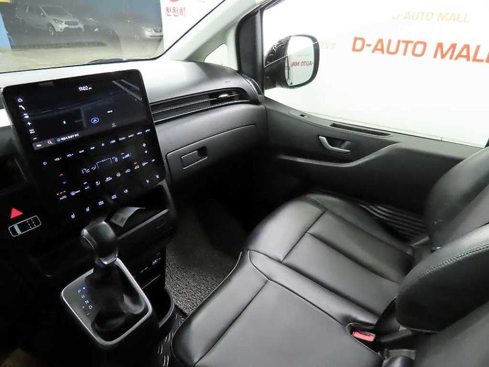 Hyundai Staria3.5 LPG Tourer 9 Modern - 12