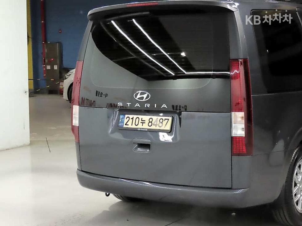 Hyundai Staria3.5 LPG Tourer 9 Modern - 16
