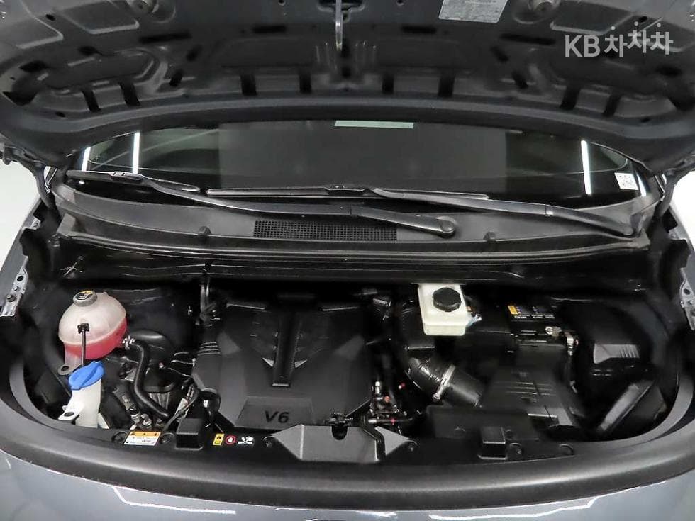 Hyundai Staria3.5 LPG Tourer 9 Modern - 19