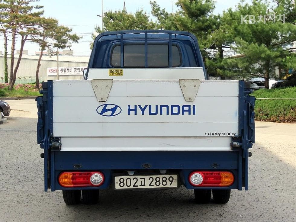 Hyundai Porter 2Extra Long Super Cab CRDi Premium - 3