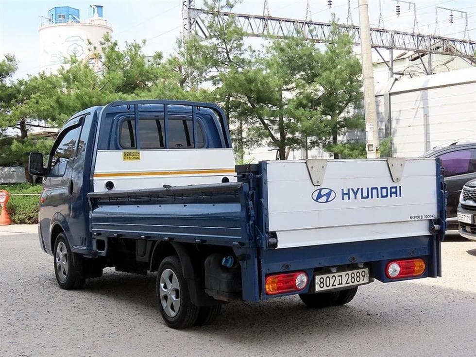 Hyundai Porter 2Extra Long Super Cab CRDi Premium - 4