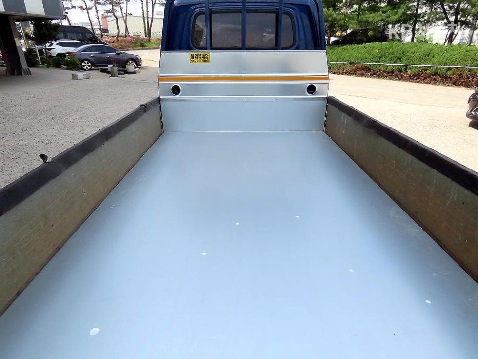 Hyundai Porter 2Extra Long Super Cab CRDi Premium - 5