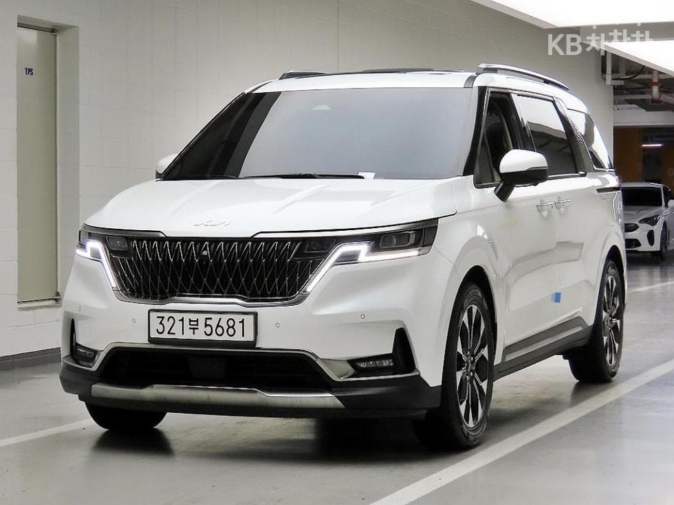 Kia Carnival 4th generationG3.5 GDI 9-seater Signature - 2