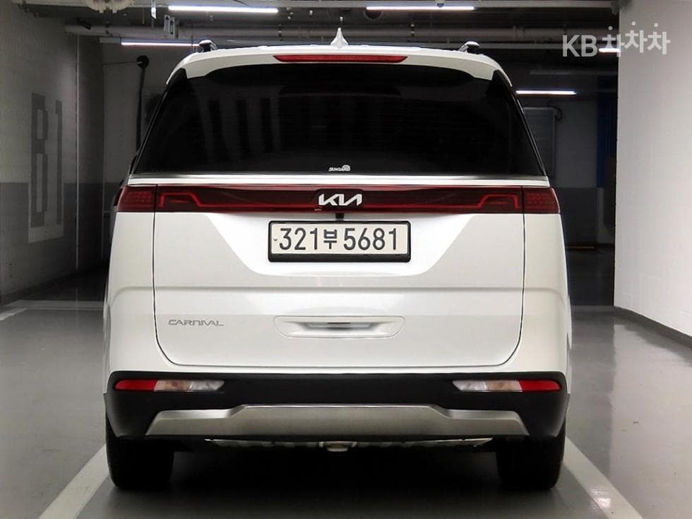 Kia Carnival 4th generationG3.5 GDI 9-seater Signature - 3