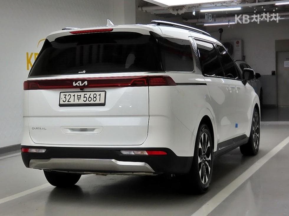 Kia Carnival 4th generationG3.5 GDI 9-seater Signature - 4