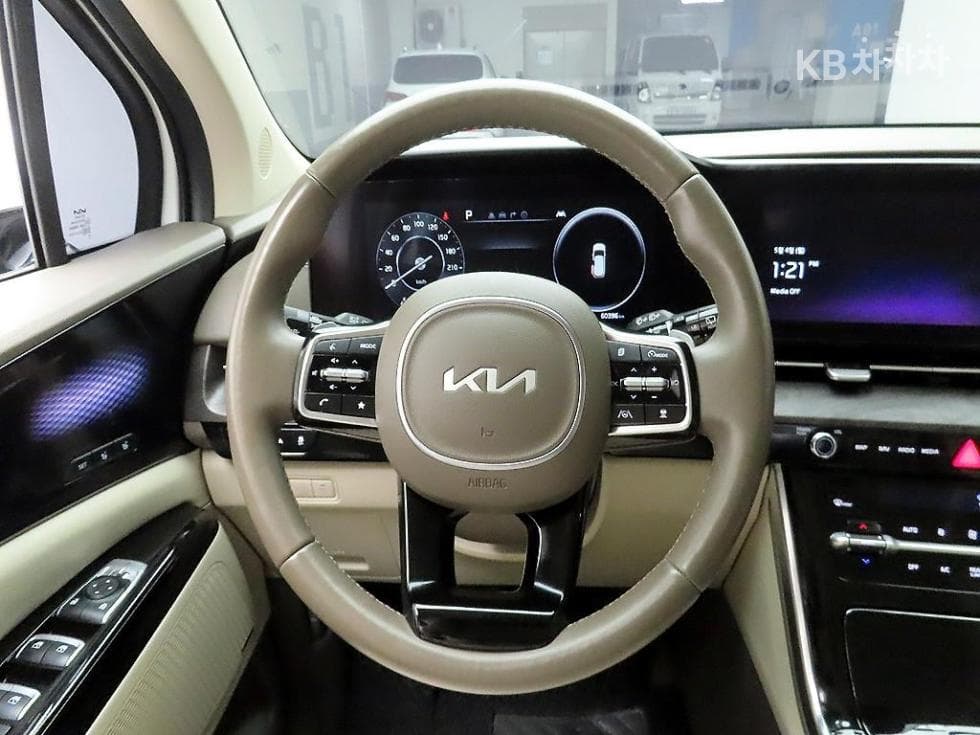 Kia Carnival 4th generationG3.5 GDI 9-seater Signature - 7