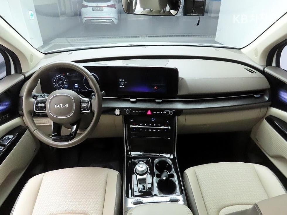 Kia Carnival 4th generationG3.5 GDI 9-seater Signature - 8