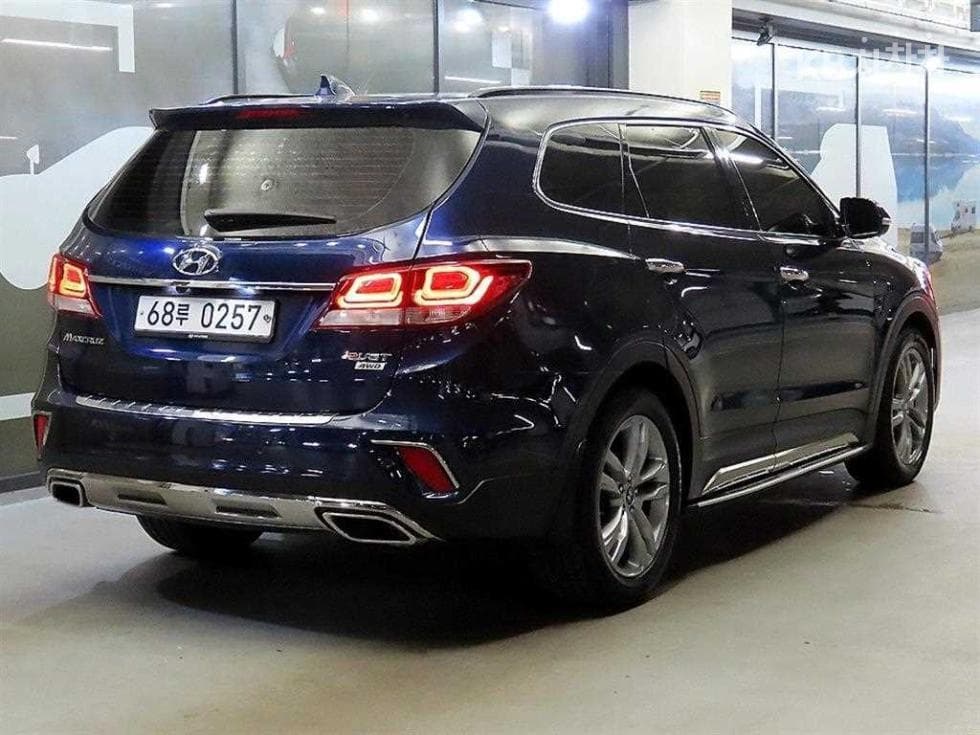 Hyundai The New (facelift) 맥스CruzeDiesel(e-VGT)R2.2 4WD 파이니스트 에디션 6Seater승 - 4