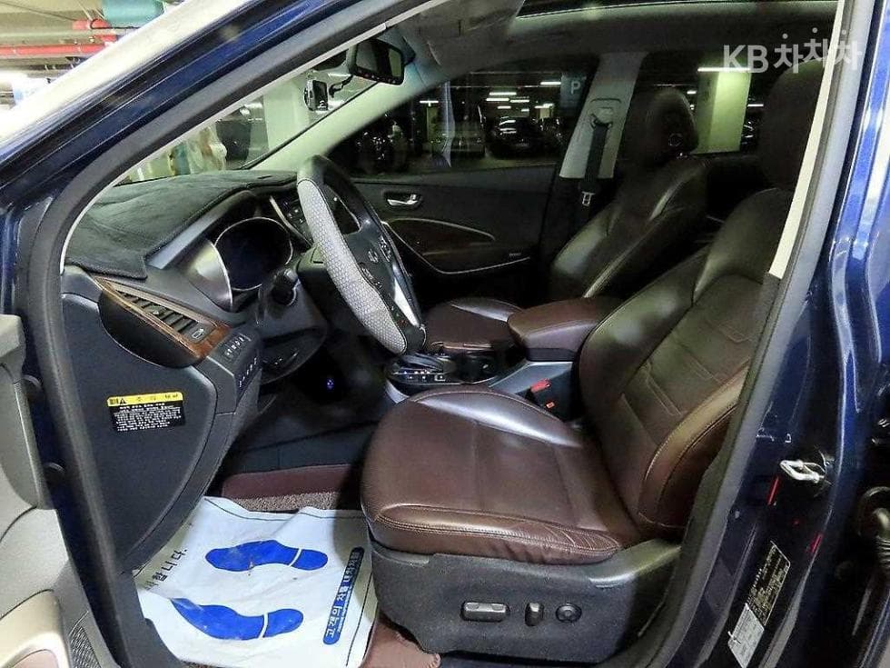 Hyundai The New (facelift) 맥스CruzeDiesel(e-VGT)R2.2 4WD 파이니스트 에디션 6Seater승 - 6