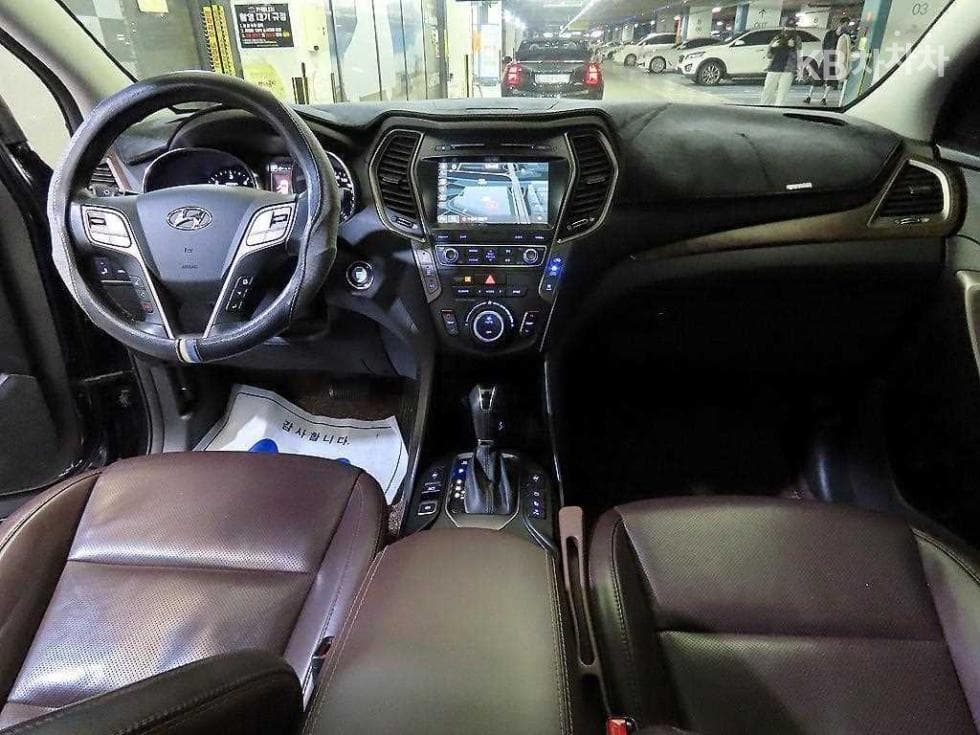 Hyundai The New (facelift) 맥스CruzeDiesel(e-VGT)R2.2 4WD 파이니스트 에디션 6Seater승 - 10