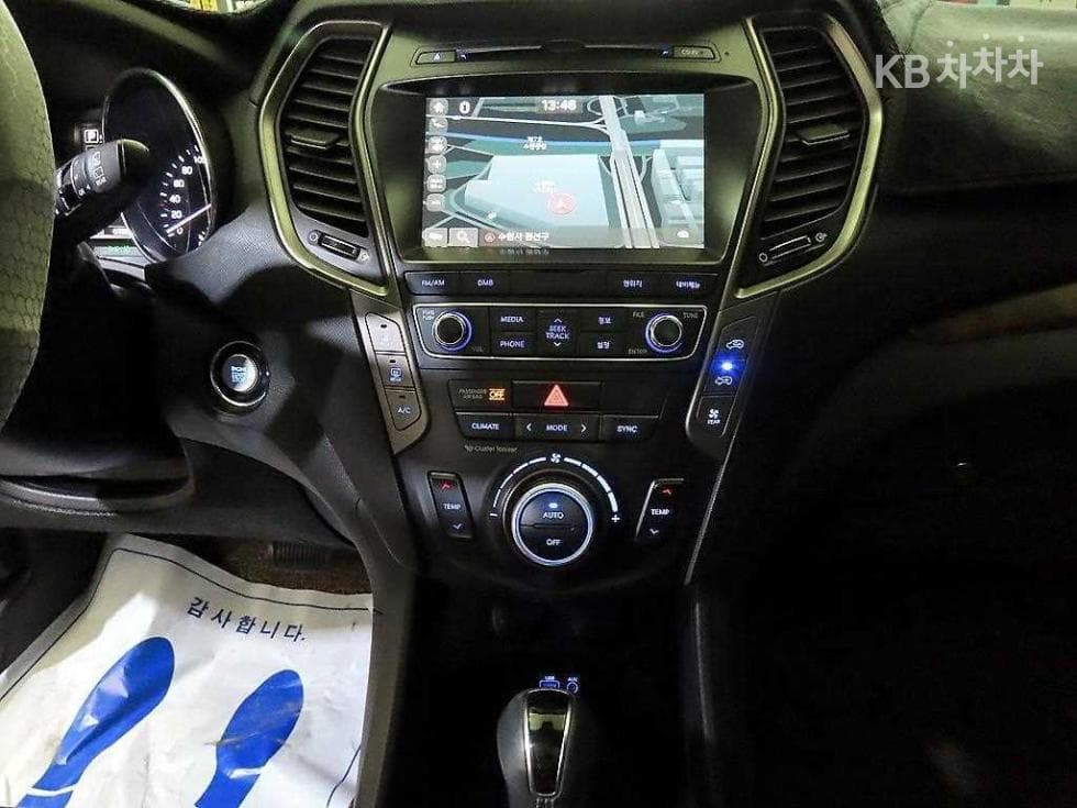 Hyundai The New (facelift) 맥스CruzeDiesel(e-VGT)R2.2 4WD 파이니스트 에디션 6Seater승 - 11