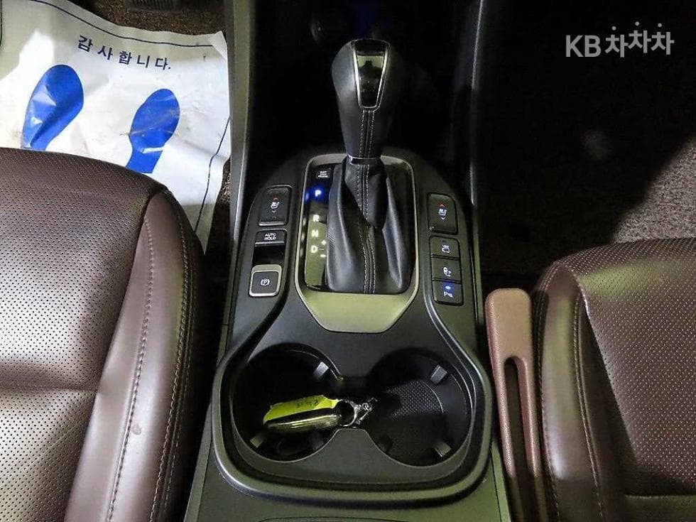 Hyundai The New (facelift) 맥스CruzeDiesel(e-VGT)R2.2 4WD 파이니스트 에디션 6Seater승 - 12