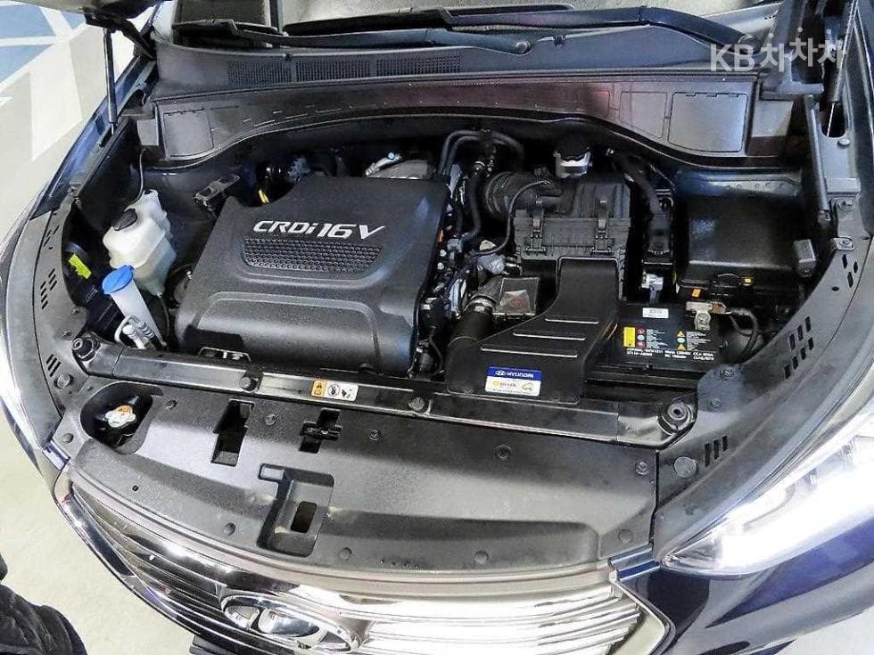 Hyundai The New (facelift) 맥스CruzeDiesel(e-VGT)R2.2 4WD 파이니스트 에디션 6Seater승 - 19
