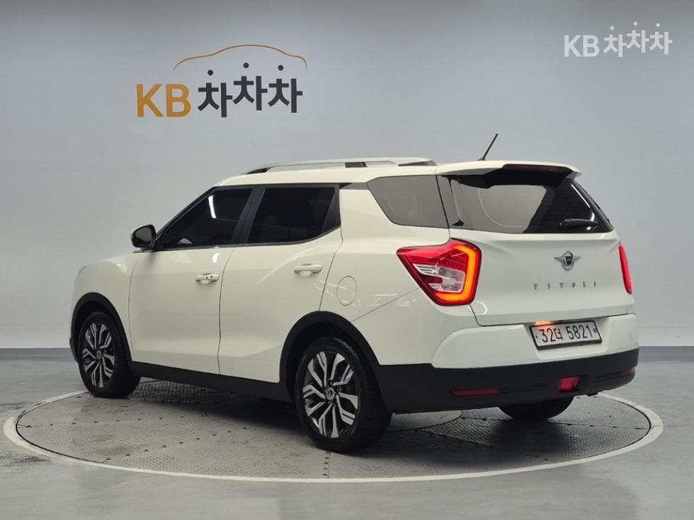 КейДжи Мобилити Тиволи AirБензин 2WD IX - 2