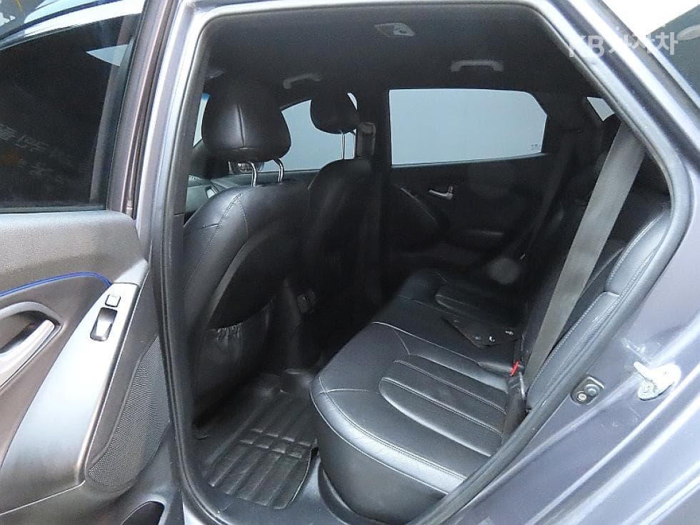 Hyundai New Tucson ixDiesel(e-VGT)4WD Modern - 11
