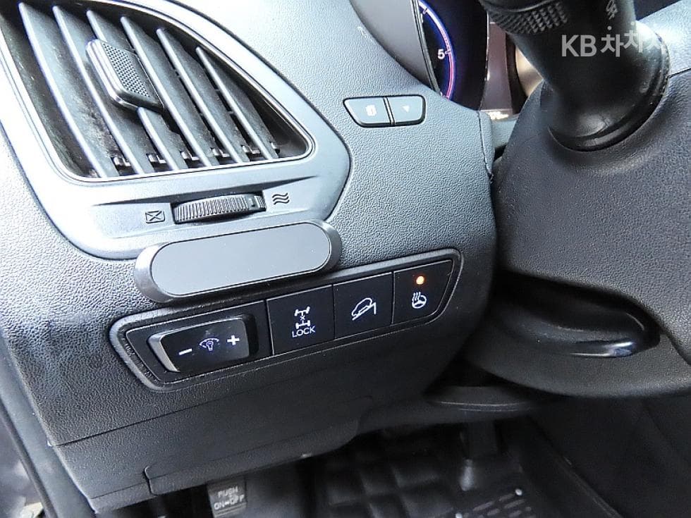 Hyundai New Tucson ixDiesel(e-VGT)4WD Modern - 12