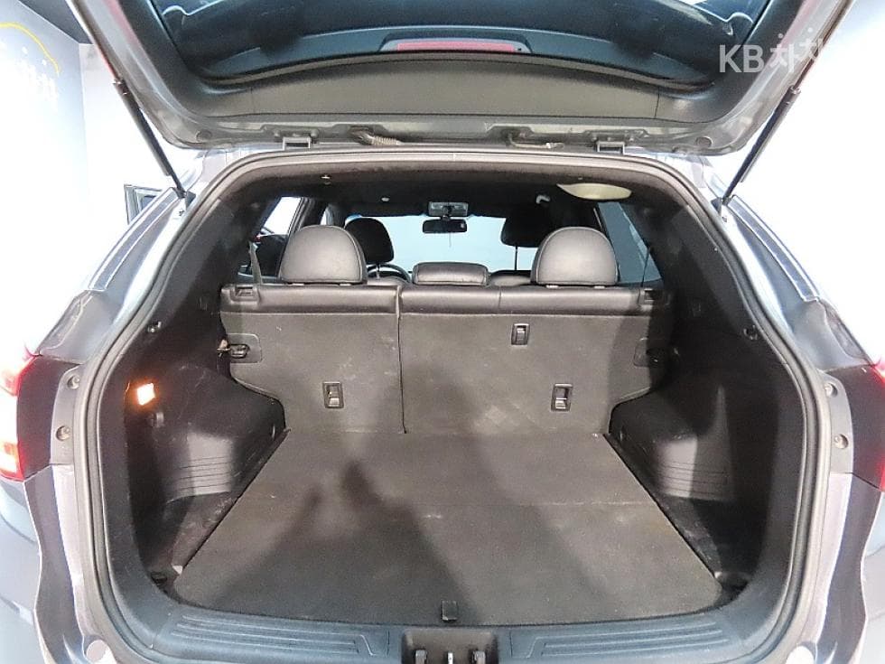 Hyundai New Tucson ixDiesel(e-VGT)4WD Modern - 19