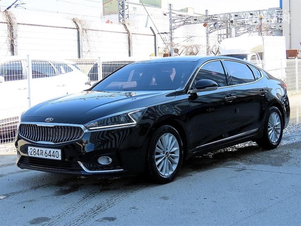Kia All New K7 3.0 LPi Luxury - Image 1