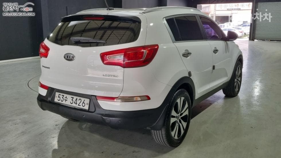 Kia Sportage R2WD Diesel LIMITED - 2