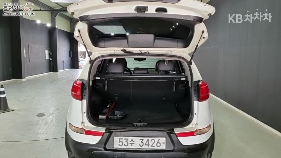 Kia Sportage R2WD Diesel LIMITED - 18