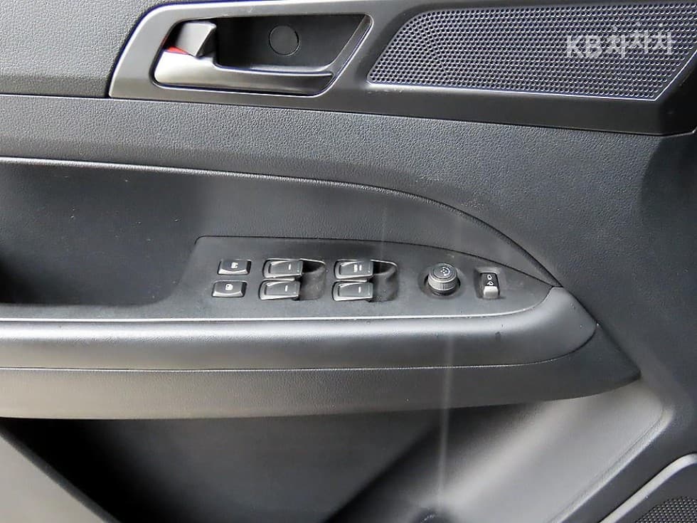 KG Mobility The New (facelift) Rexton Sports Khan2.2 4WD Prestige - 11