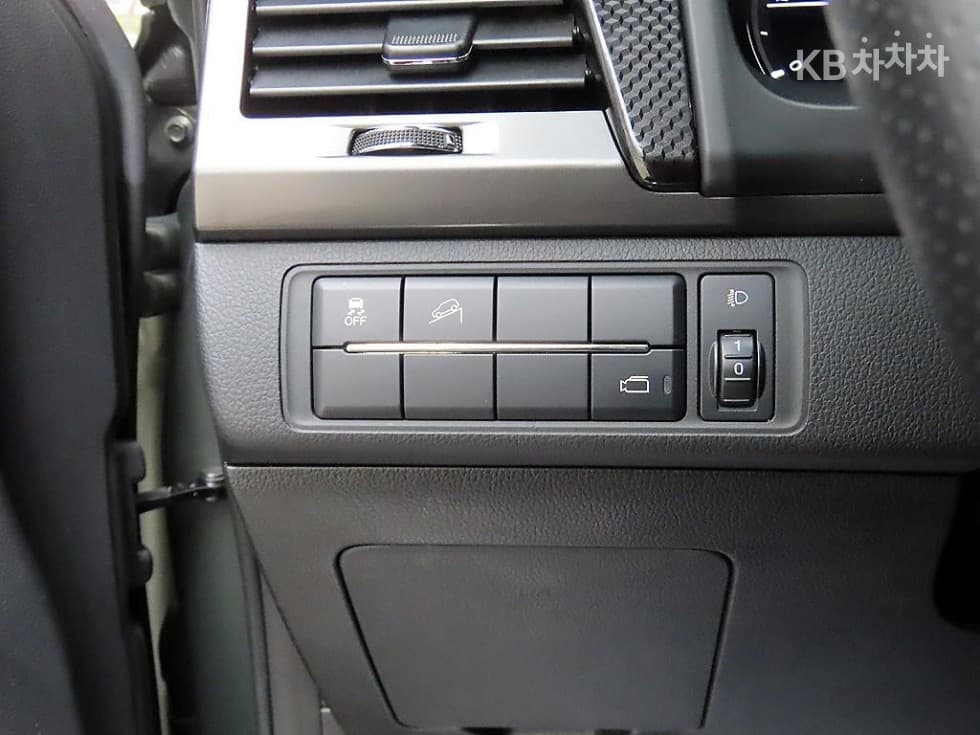 KG Mobility The New (facelift) Rexton Sports Khan2.2 4WD Prestige - 12