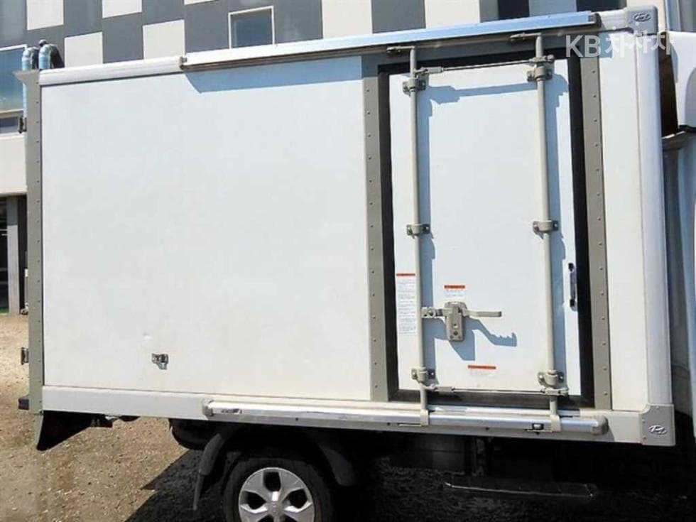 Hyundai Porter 2LPG Box Truck Extra Long Super Cab ModernPlus - 5