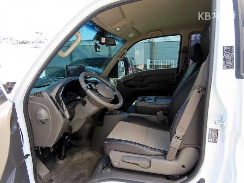Hyundai Porter 2LPG Box Truck Extra Long Super Cab ModernPlus - 7