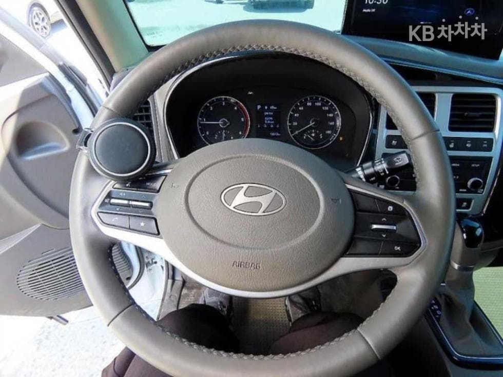 Hyundai Porter 2LPG Box Truck Extra Long Super Cab ModernPlus - 9