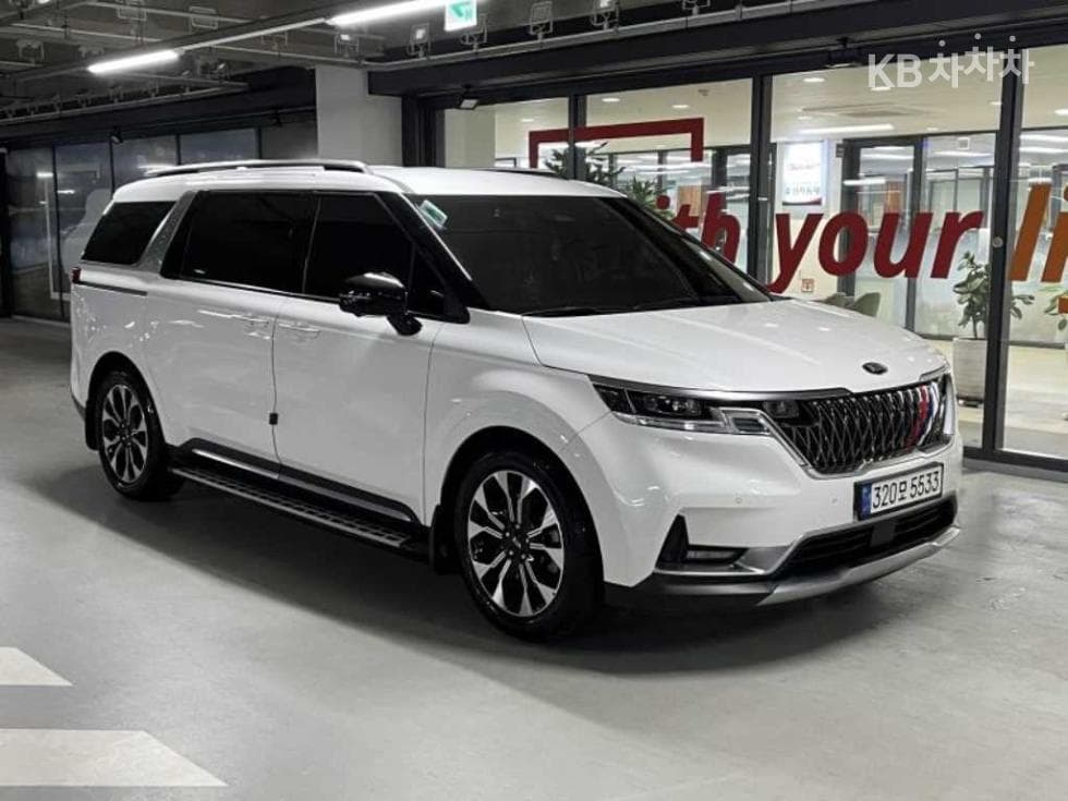 Kia Carnival 4th generation D2.2 7-seater (Limousine) Signature - Image 1