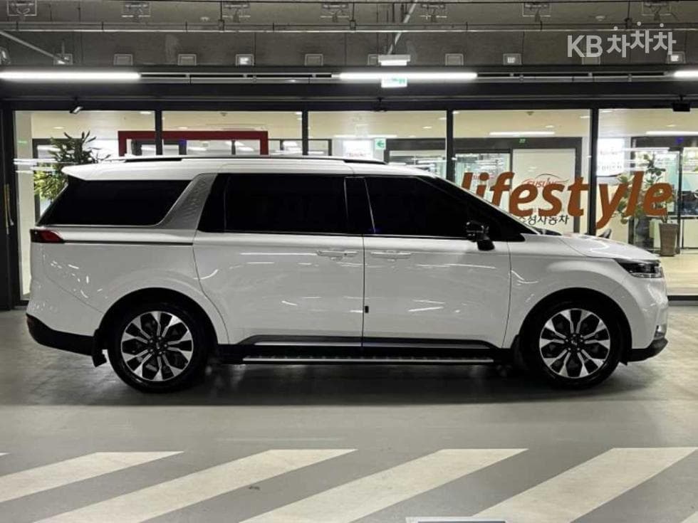 Kia Carnival 4th generationD2.2 7-seater (Limousine) Signature - 3