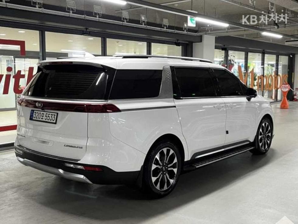 Kia Carnival 4th generationD2.2 7-seater (Limousine) Signature - 4