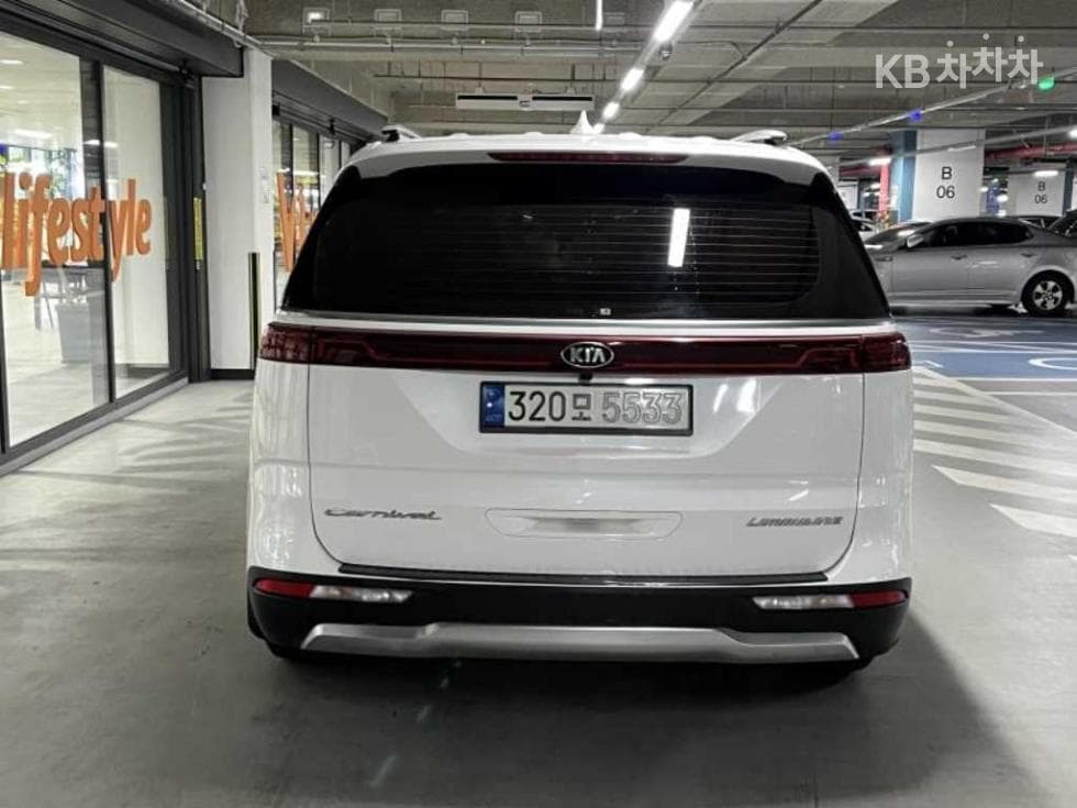 Kia Carnival 4th generationD2.2 7-seater (Limousine) Signature - 5