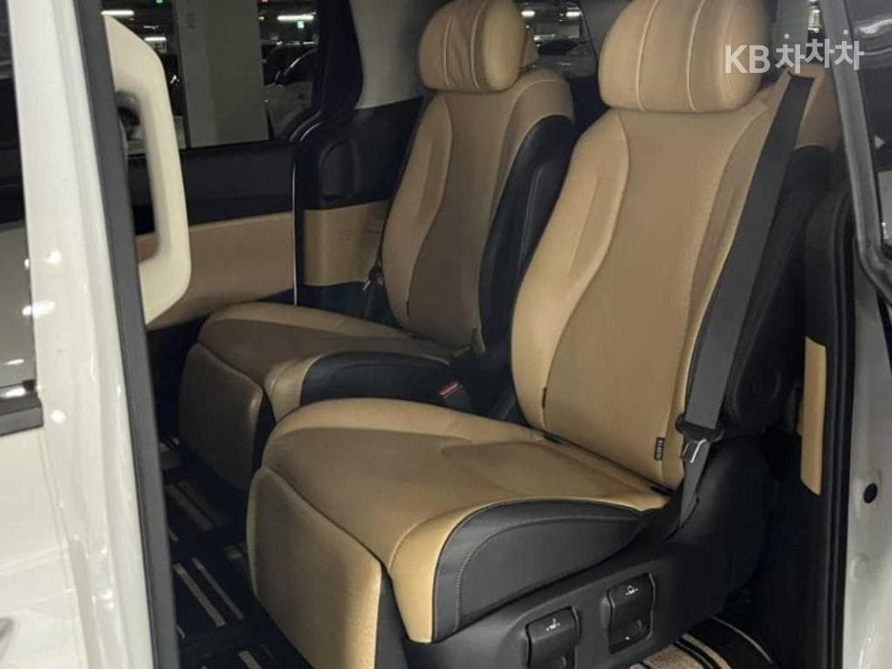 Kia Carnival 4th generationD2.2 7-seater (Limousine) Signature - 8