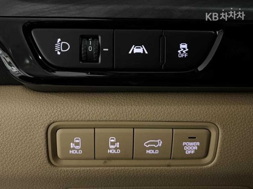 Kia Carnival 4th generationD2.2 7-seater (Limousine) Signature - 10