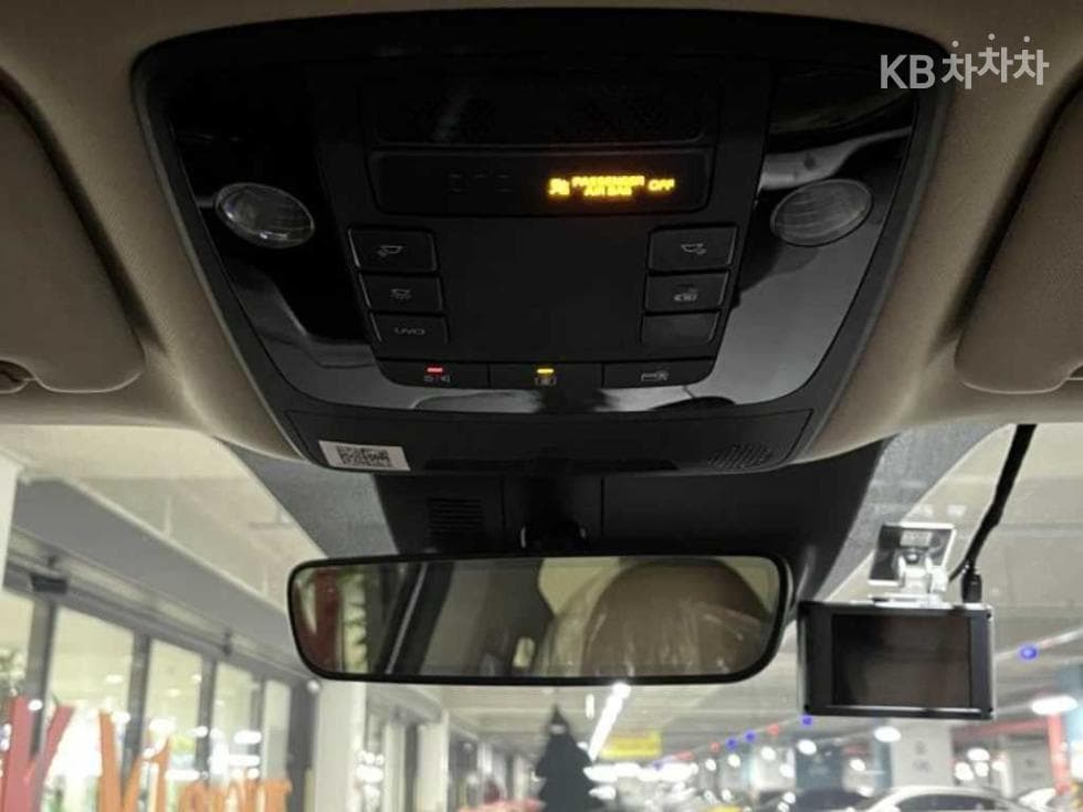Kia Carnival 4th generationD2.2 7-seater (Limousine) Signature - 16