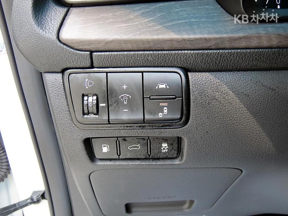 Kia K7 Premiere3.0 LPi 일반Seater Prestige - 12