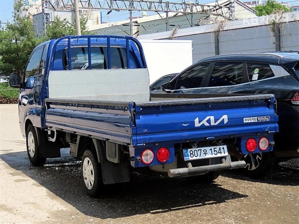 Kia The New (facelift) Bongo 3 (light truck)LPG 1 Ton King Cab Extra Long 2WD GLS - 3