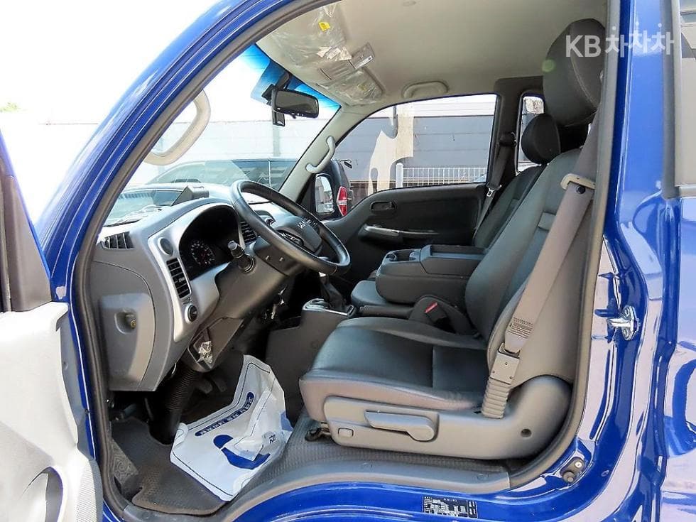 Kia The New (facelift) Bongo 3 (light truck)LPG 1 Ton King Cab Extra Long 2WD GLS - 6