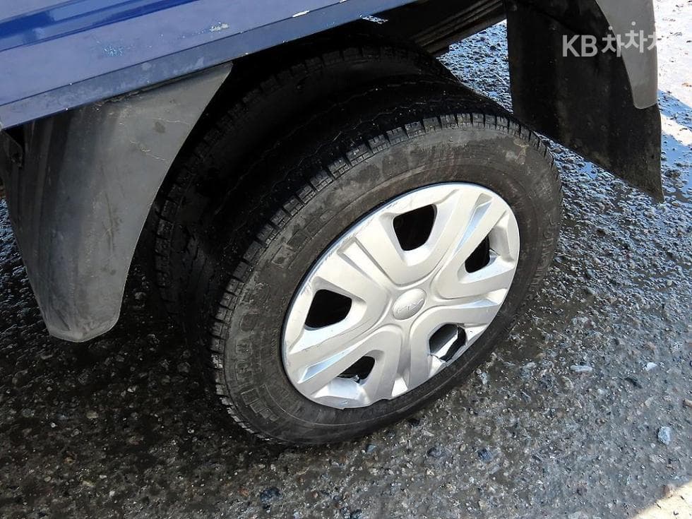 Kia The New (facelift) Bongo 3 (light truck)LPG 1 Ton King Cab Extra Long 2WD GLS - 16