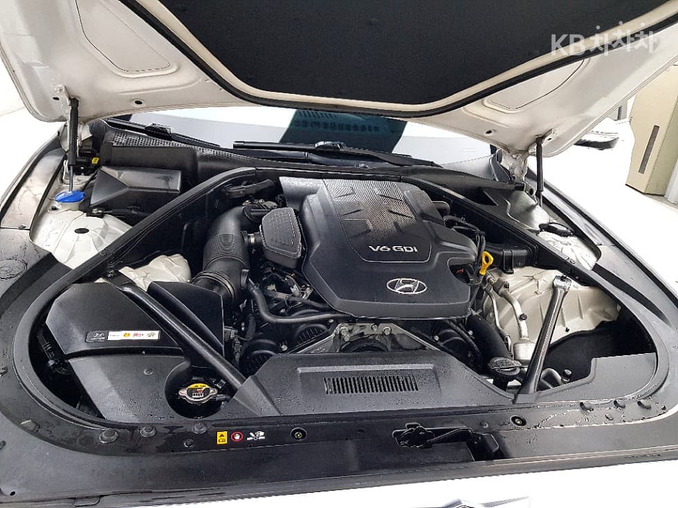 Hyundai GenesisDHG330 Premium AWD - 6