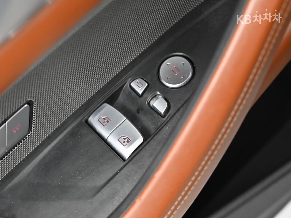 BMW 4시리즈 (G22)M440i xDrive Coupe Стандартен - 22