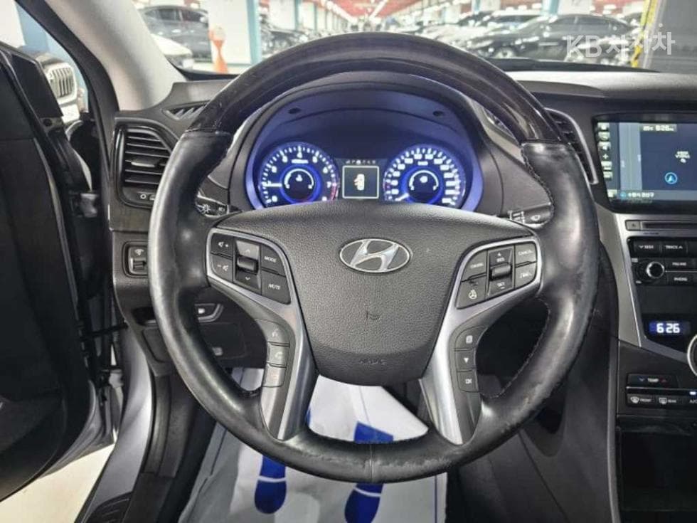 Hyundai Grandeur (Azera)HGHG300 Premium - 9