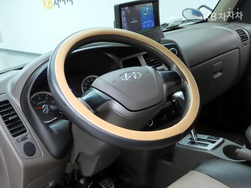 Hyundai Porter 2Extra Long Super Cab CRDi Smart - 8