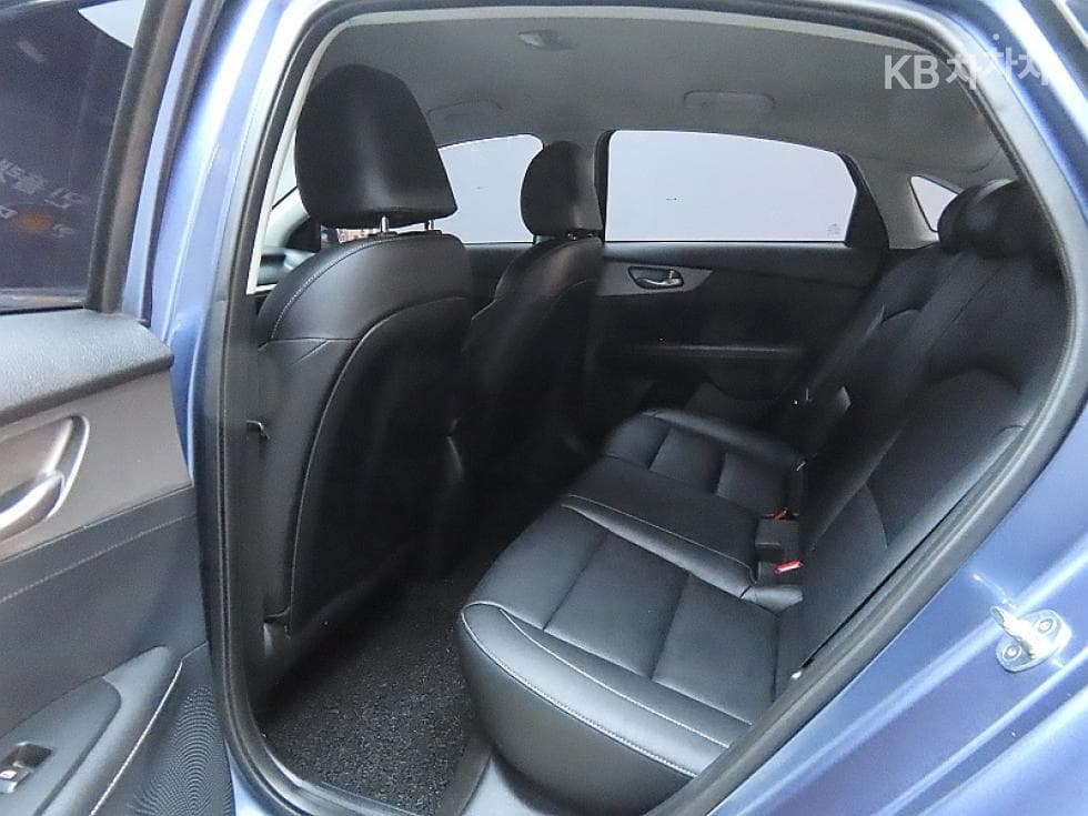 Kia All New K31.6 Gasoline Luxury - 11