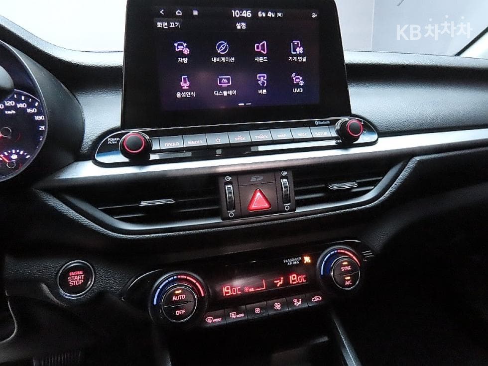 Kia All New K31.6 Gasoline Luxury - 17
