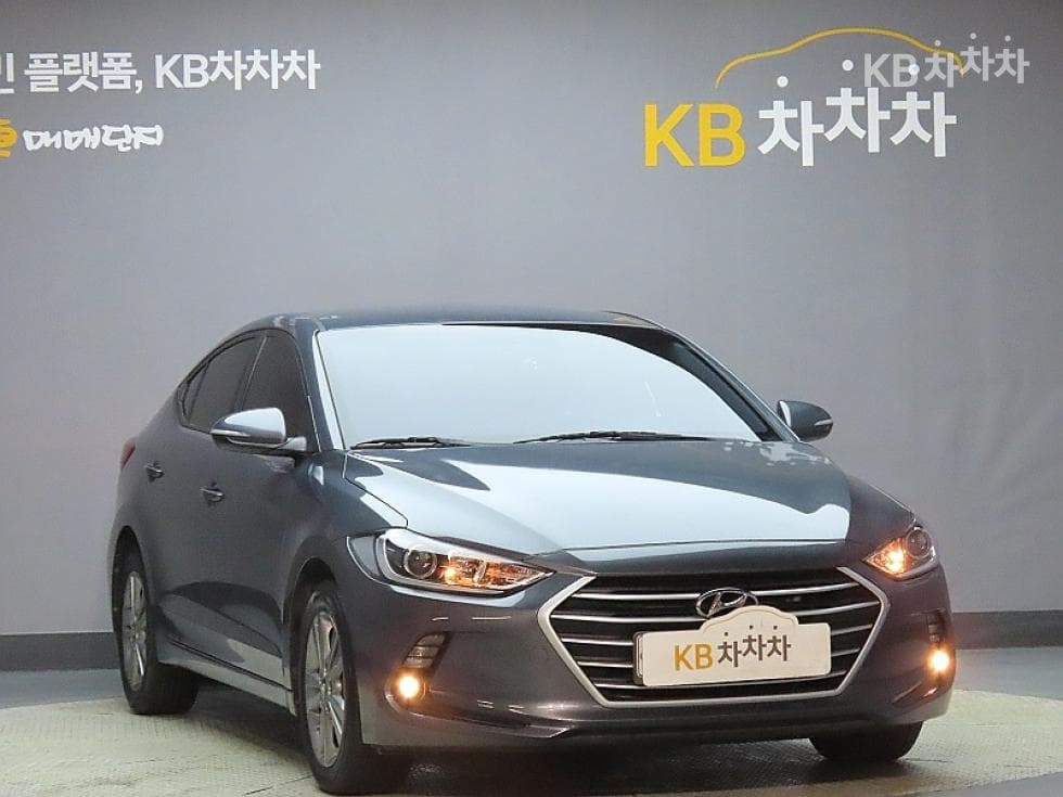 Hyundai Avante (Elantra)AD1.6 e-VGT Smart Special (special feature/edition) - 3