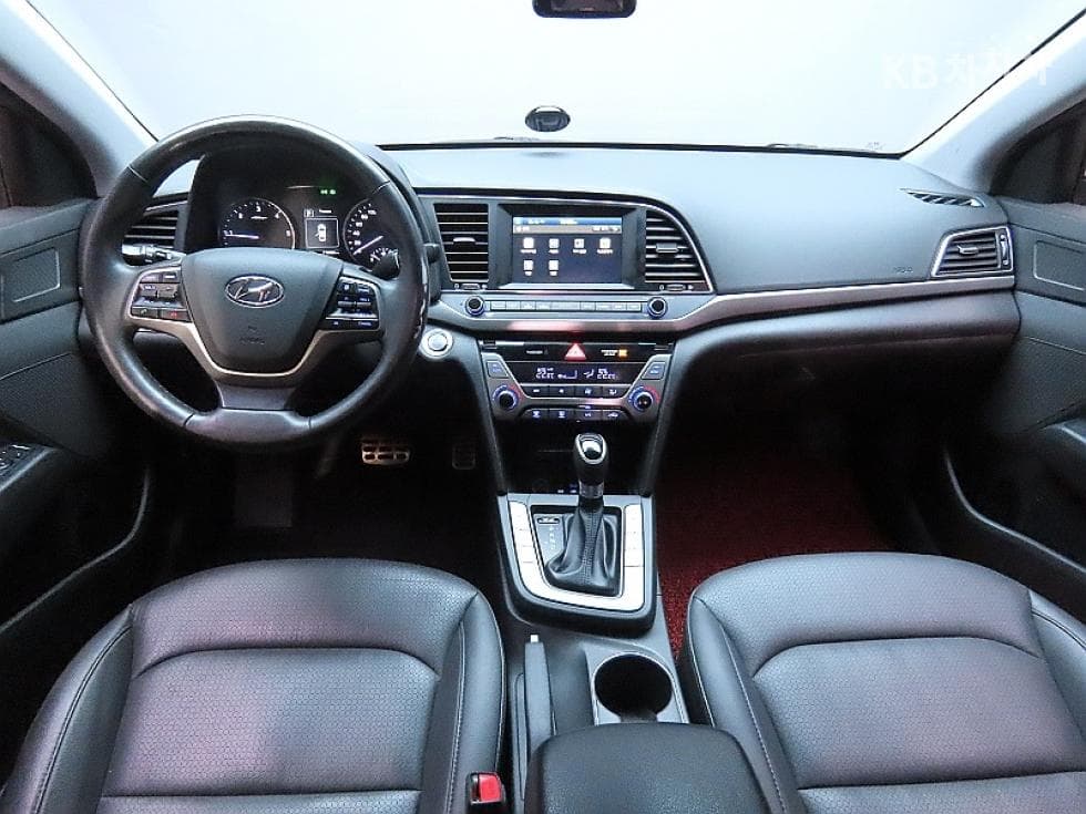 Hyundai Avante (Elantra)AD1.6 e-VGT Smart Special (special feature/edition) - 6