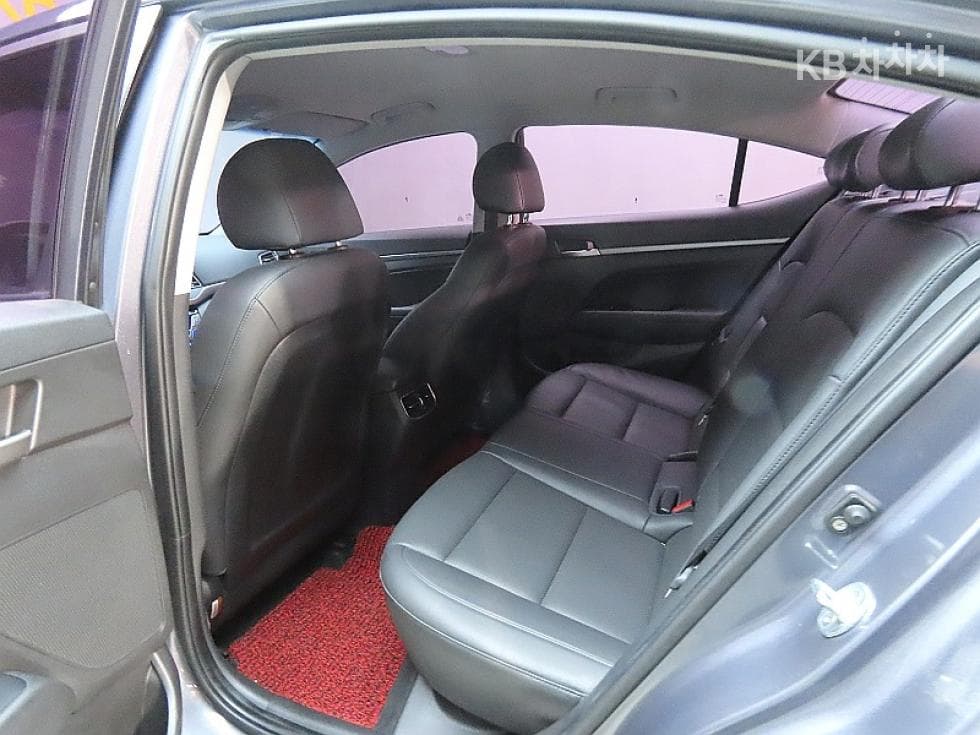 Hyundai Avante (Elantra)AD1.6 e-VGT Smart Special (special feature/edition) - 11