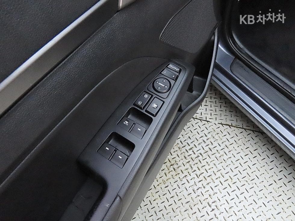 Hyundai Avante (Elantra)AD1.6 e-VGT Smart Special (special feature/edition) - 13